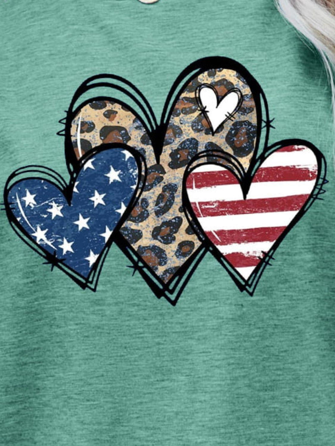 US Flag Leopard Heart Graphic Tee - BELLATRENDZ