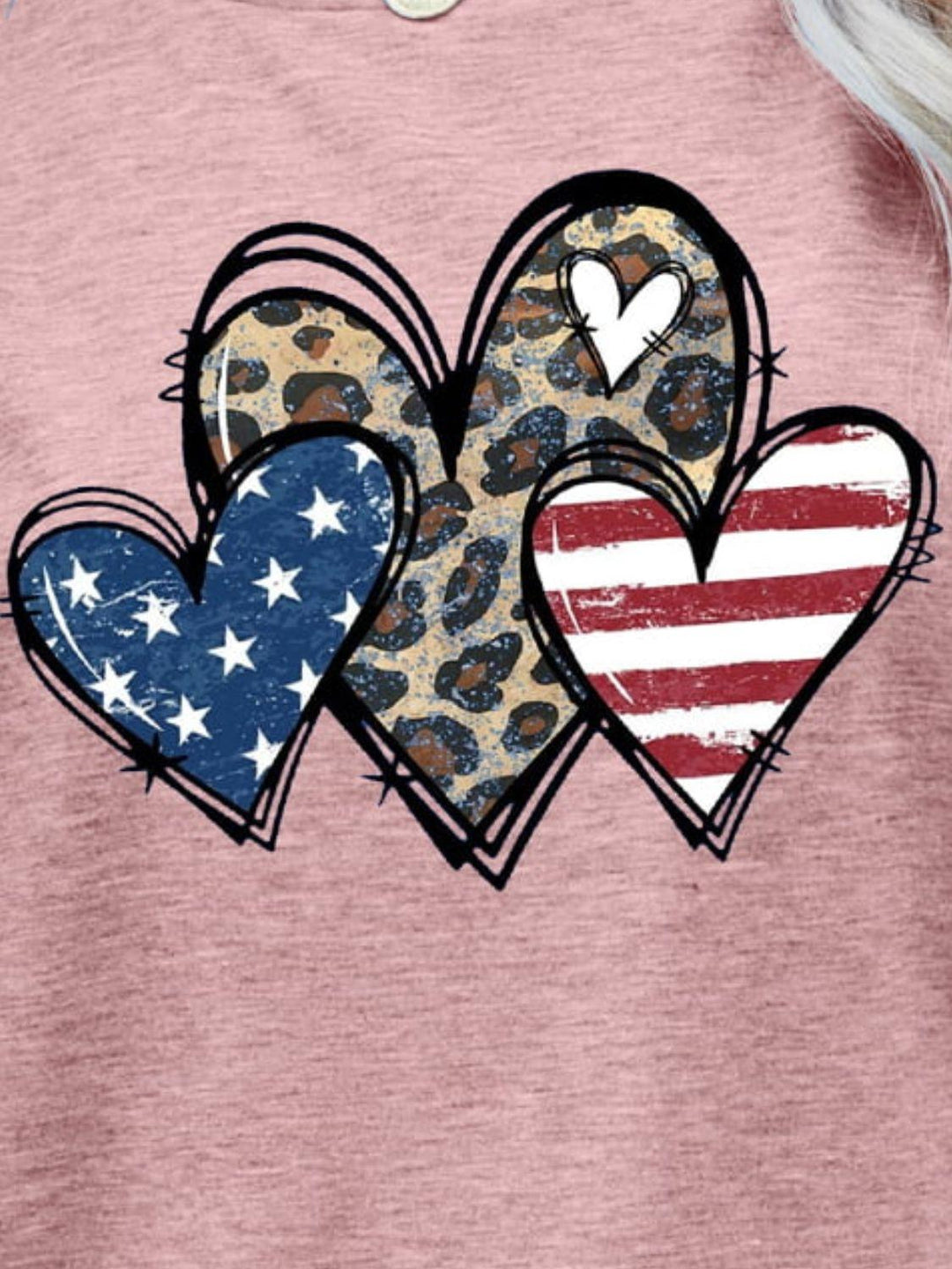 US Flag Leopard Heart Graphic Tee - BELLATRENDZ